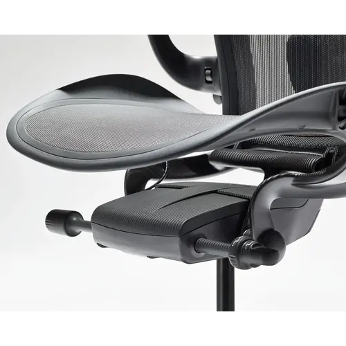 Refurbished Aeron Remastered Herman Miller Chair (Graphite)