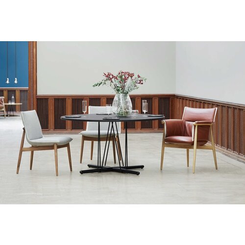 Carl Hansen & Søn Carl Hansen & Søn Embrace Table Carl Hansen & Søn Carl Hansen & Søn Embrace Table