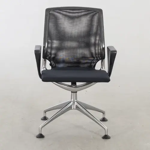 Vitra Refurbished Vitra Meda Chair
